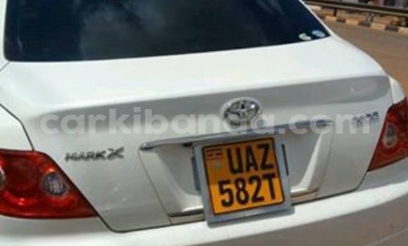 Gura Yakoze Toyota Mark X White Imodoka i Kampala mu Uganda Gura Yakoze Toyota Mark X White Imodoka i Kampala mu Uganda