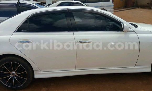 Gura Yakoze Toyota Mark X White Imodoka i Kampala mu Uganda Gura Yakoze Toyota Mark X White Imodoka i Kampala mu Uganda