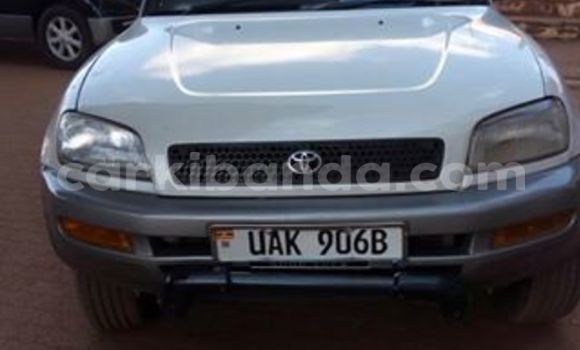 Buy Used Toyota RAV4 White Car in Kampala in Uganda Buy Used Toyota RAV4 White Car in Kampala in Uganda