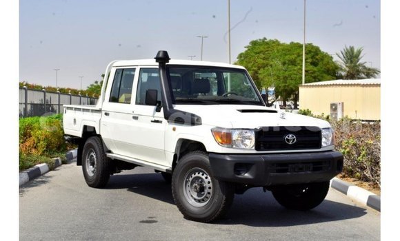 Buy Import Toyota Land Cruiser White Car in Import - Dubai in Uganda Buy Import Toyota Land Cruiser White Car in Import - Dubai in Uganda