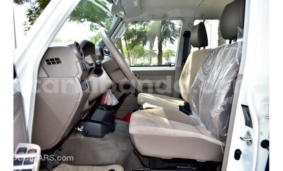 Buy Import Toyota Land Cruiser White Car in Import - Dubai in Uganda Buy Import Toyota Land Cruiser White Car in Import - Dubai in Uganda