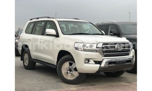 Gura Imported Toyota Land Cruiser White Imodoka i Import - Dubai mu Uganda Gura Imported Toyota Land Cruiser White Imodoka i Import - Dubai mu Uganda