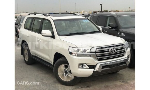 Gura Imported Toyota Land Cruiser White Imodoka i Import - Dubai mu Uganda Gura Imported Toyota Land Cruiser White Imodoka i Import - Dubai mu Uganda