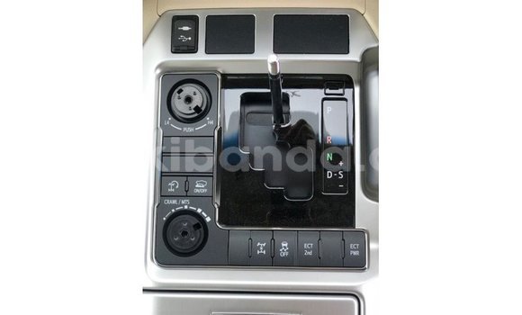 Gura Imported Toyota Land Cruiser White Imodoka i Import - Dubai mu Uganda Gura Imported Toyota Land Cruiser White Imodoka i Import - Dubai mu Uganda