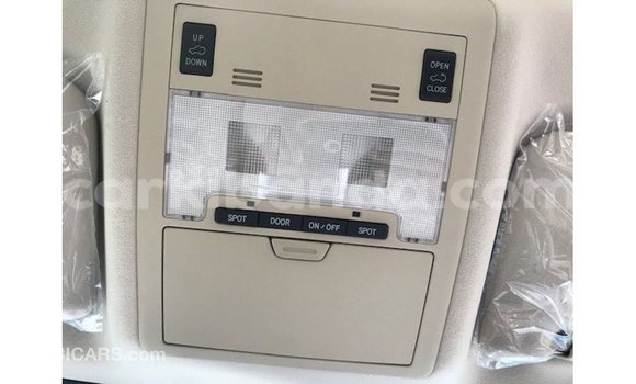 Gura Imported Toyota Land Cruiser White Imodoka i Import - Dubai mu Uganda Gura Imported Toyota Land Cruiser White Imodoka i Import - Dubai mu Uganda