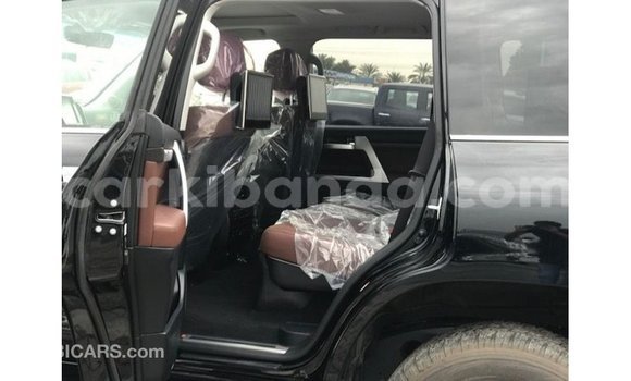 Gura Imported Toyota Land Cruiser Black Imodoka i Import - Dubai mu Uganda Gura Imported Toyota Land Cruiser Black Imodoka i Import - Dubai mu Uganda