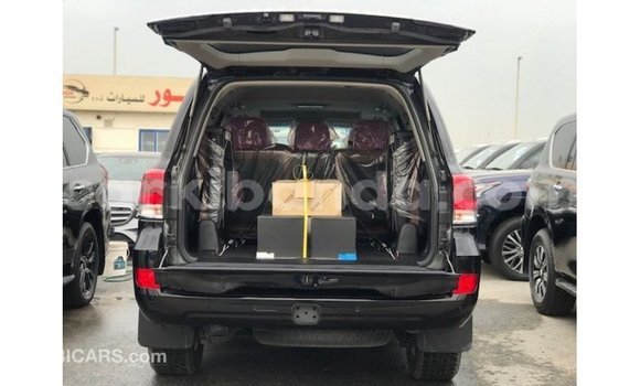 Gura Imported Toyota Land Cruiser Black Imodoka i Import - Dubai mu Uganda Gura Imported Toyota Land Cruiser Black Imodoka i Import - Dubai mu Uganda