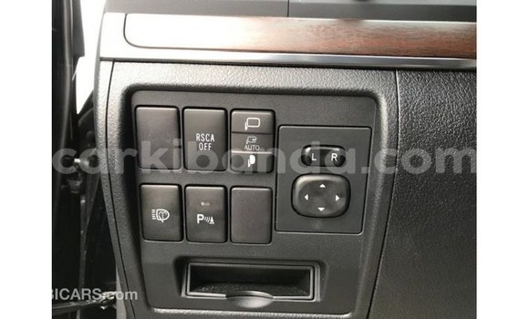 Gura Imported Toyota Land Cruiser Black Imodoka i Import - Dubai mu Uganda Gura Imported Toyota Land Cruiser Black Imodoka i Import - Dubai mu Uganda
