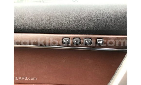 Gura Imported Toyota Land Cruiser Black Imodoka i Import - Dubai mu Uganda Gura Imported Toyota Land Cruiser Black Imodoka i Import - Dubai mu Uganda