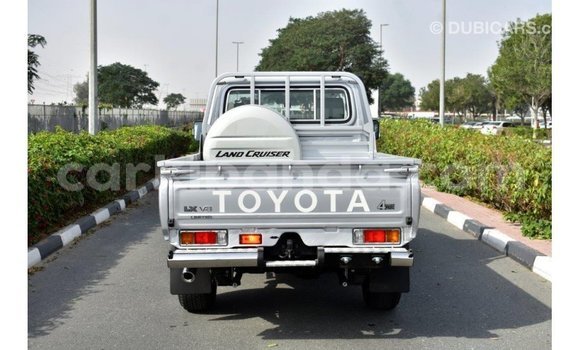 Acheter Import Voiture Toyota Land Cruiser Autre à Import - Dubai, Ouganda Acheter Import Voiture Toyota Land Cruiser Autre à Import - Dubai, Ouganda