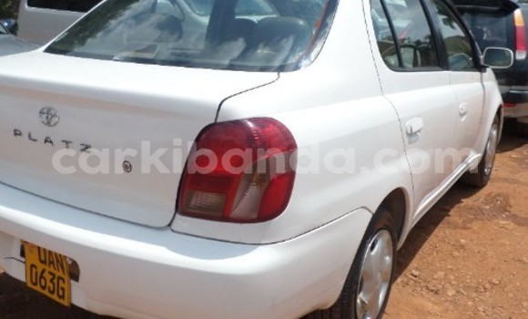 Acheter Occasion Voiture Toyota Platz Noir à Arua, Ouganda Acheter Occasion Voiture Toyota Platz Noir à Arua, Ouganda