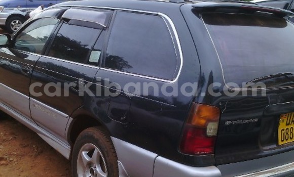 Acheter Occasion Voiture Toyota Corolla Noir à Arua, Ouganda Acheter Occasion Voiture Toyota Corolla Noir à Arua, Ouganda
