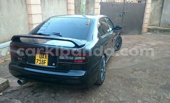 Gura Yakoze Subaru Legacy Black Imodoka i Kampala mu Uganda Gura Yakoze Subaru Legacy Black Imodoka i Kampala mu Uganda