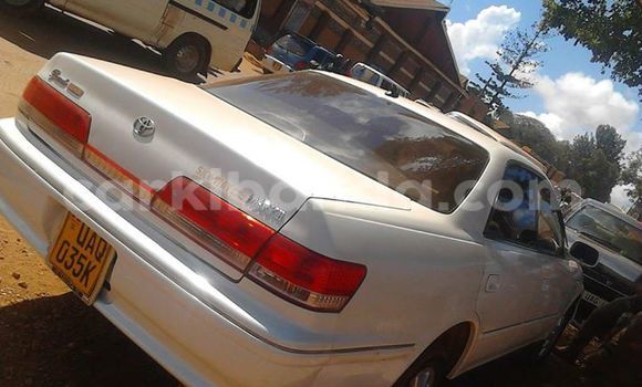 Gura Yakoze Toyota Mark II White Imodoka i Kampala mu Uganda Gura Yakoze Toyota Mark II White Imodoka i Kampala mu Uganda