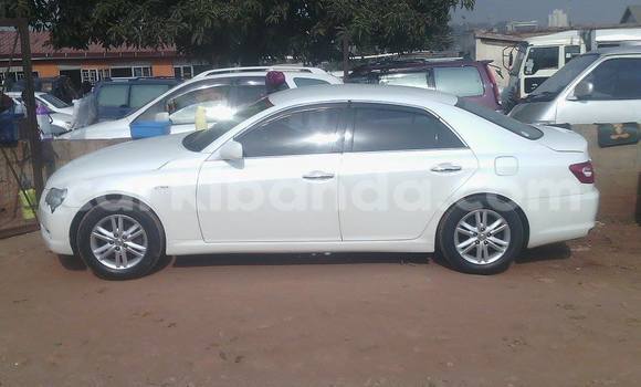Gura Yakoze Toyota Mark X White Imodoka i Arua mu Uganda Gura Yakoze Toyota Mark X White Imodoka i Arua mu Uganda