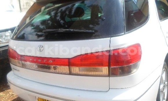 Acheter Occasion Voiture Toyota Vista Blanc à Arua, Ouganda Acheter Occasion Voiture Toyota Vista Blanc à Arua, Ouganda