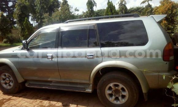 Gura Yakoze Mitsubishi Challenger Silver Imodoka i Busia mu Uganda Gura Yakoze Mitsubishi Challenger Silver Imodoka i Busia mu Uganda