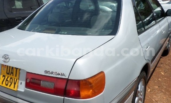 Acheter Occasion Voiture Toyota Premio Blanc à Arua, Ouganda Acheter Occasion Voiture Toyota Premio Blanc à Arua, Ouganda