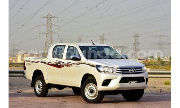Acheter Import Voiture Toyota Hilux Blanc à Import - Dubai, Ouganda Acheter Import Voiture Toyota Hilux Blanc à Import - Dubai, Ouganda