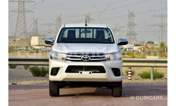 Acheter Import Voiture Toyota Hilux Blanc à Import - Dubai, Ouganda Acheter Import Voiture Toyota Hilux Blanc à Import - Dubai, Ouganda