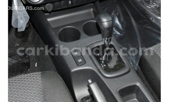 Acheter Import Voiture Toyota Hilux Blanc à Import - Dubai, Ouganda Acheter Import Voiture Toyota Hilux Blanc à Import - Dubai, Ouganda