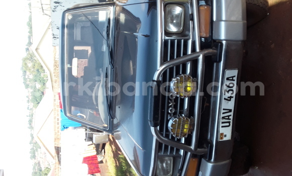 Nunua Ilio tumika Toyota Prado Nyeusi Gari ndani ya Kampala nchini Uganda Nunua Ilio tumika Toyota Prado Nyeusi Gari ndani ya Kampala nchini Uganda