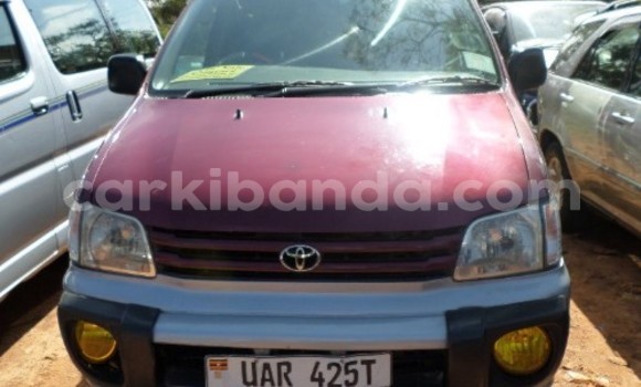 Acheter Occasion Voiture Toyota Noah Gris à Arua, Ouganda Acheter Occasion Voiture Toyota Noah Gris à Arua, Ouganda