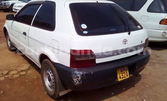 Gura Yakoze Toyota Starlet White Imodoka i Busia mu Uganda Gura Yakoze Toyota Starlet White Imodoka i Busia mu Uganda