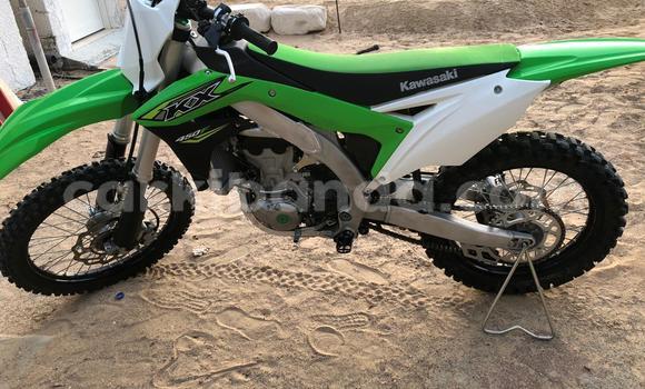 Gura Yakoze Kawasaki KX Green Bike i Kampala mu Uganda Gura Yakoze Kawasaki KX Green Bike i Kampala mu Uganda