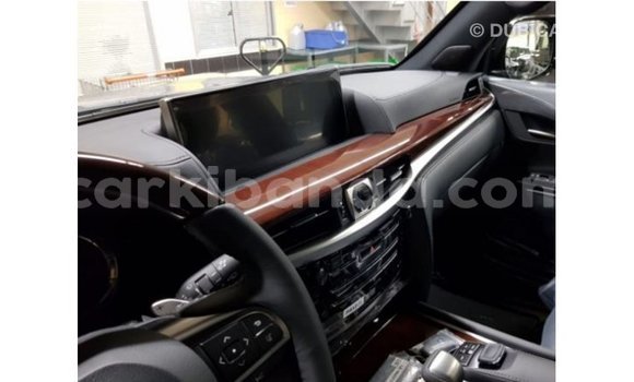 Nunua Imported Lexus LX Nyeupe Gari ndani ya Import - Dubai nchini Uganda Nunua Imported Lexus LX Nyeupe Gari ndani ya Import - Dubai nchini Uganda
