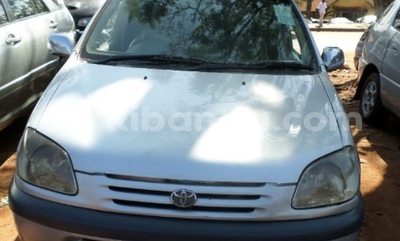 Acheter Occasion Voiture Toyota Raum Blanc à Arua, Ouganda Acheter Occasion Voiture Toyota Raum Blanc à Arua, Ouganda