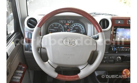 Acheter Import Voiture Toyota Land Cruiser Autre à Import - Dubai, Ouganda Acheter Import Voiture Toyota Land Cruiser Autre à Import - Dubai, Ouganda