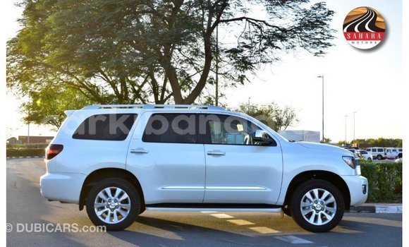 Acheter Import Voiture Toyota Sequoia Blanc à Import - Dubai, Ouganda Acheter Import Voiture Toyota Sequoia Blanc à Import - Dubai, Ouganda