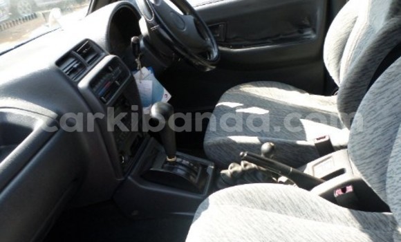 Acheter Occasion Voiture Suzuki Escudo Bleu à Arua, Ouganda Acheter Occasion Voiture Suzuki Escudo Bleu à Arua, Ouganda