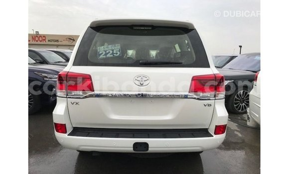Gura Imported Toyota Land Cruiser White Imodoka i Import - Dubai mu Uganda Gura Imported Toyota Land Cruiser White Imodoka i Import - Dubai mu Uganda