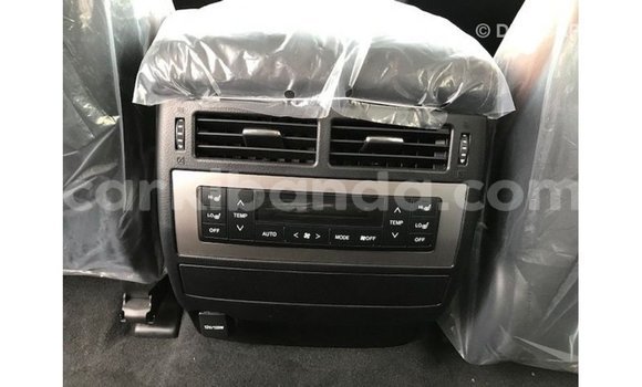 Gura Imported Toyota Land Cruiser White Imodoka i Import - Dubai mu Uganda Gura Imported Toyota Land Cruiser White Imodoka i Import - Dubai mu Uganda