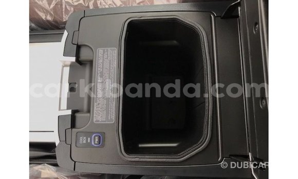 Gura Imported Toyota Land Cruiser White Imodoka i Import - Dubai mu Uganda Gura Imported Toyota Land Cruiser White Imodoka i Import - Dubai mu Uganda