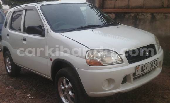 Gura Yakoze Suzuki Swift White Imodoka i Arua mu Uganda Gura Yakoze Suzuki Swift White Imodoka i Arua mu Uganda