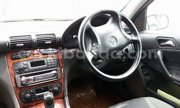 Acheter Occasion Voiture Mercedes‒Benz 200 Bleu à Arua, Ouganda Acheter Occasion Voiture Mercedes‒Benz 200 Bleu à Arua, Ouganda