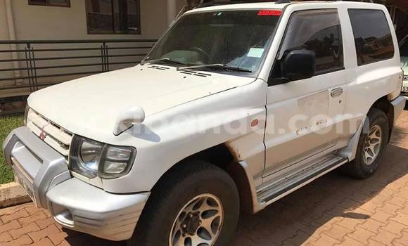 Nunua Ilio tumika Mitsubishi Pajero Nyeupe Gari ndani ya Busia nchini Uganda Nunua Ilio tumika Mitsubishi Pajero Nyeupe Gari ndani ya Busia nchini Uganda