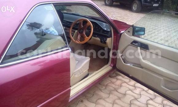 Acheter Occasion Voiture Mercedes‒Benz E–Class Rouge à Arua, Ouganda Acheter Occasion Voiture Mercedes‒Benz E–Class Rouge à Arua, Ouganda