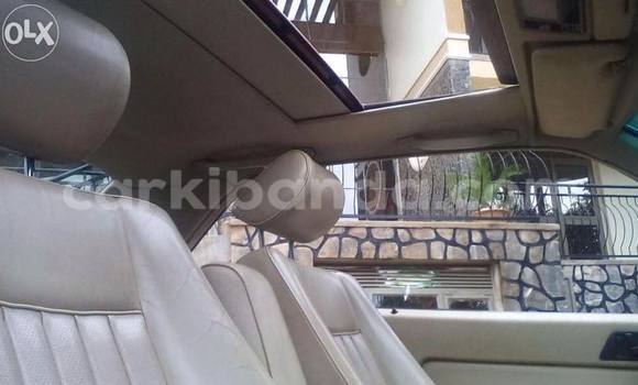 Acheter Occasion Voiture Mercedes‒Benz E–Class Rouge à Arua, Ouganda Acheter Occasion Voiture Mercedes‒Benz E–Class Rouge à Arua, Ouganda