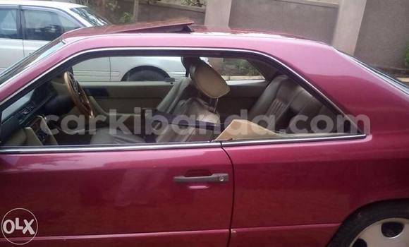 Acheter Occasion Voiture Mercedes‒Benz E–Class Rouge à Arua, Ouganda Acheter Occasion Voiture Mercedes‒Benz E–Class Rouge à Arua, Ouganda