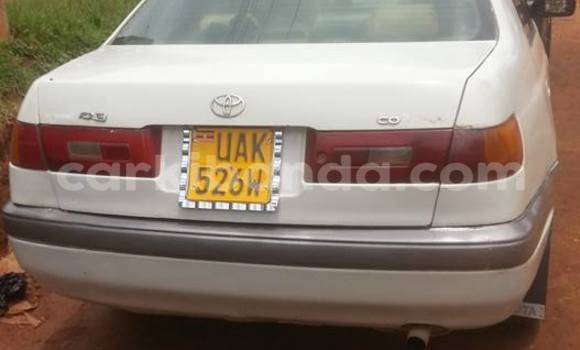 Gura Yakoze Toyota Premio White Imodoka i Busia mu Uganda Gura Yakoze Toyota Premio White Imodoka i Busia mu Uganda