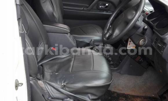 Gura Yakoze Mitsubishi Pajero White Imodoka i Busia mu Uganda Gura Yakoze Mitsubishi Pajero White Imodoka i Busia mu Uganda