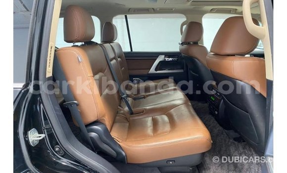 Gura Imported Toyota Land Cruiser Black Imodoka i Import - Dubai mu Uganda Gura Imported Toyota Land Cruiser Black Imodoka i Import - Dubai mu Uganda