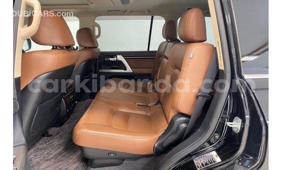 Gura Imported Toyota Land Cruiser Black Imodoka i Import - Dubai mu Uganda Gura Imported Toyota Land Cruiser Black Imodoka i Import - Dubai mu Uganda