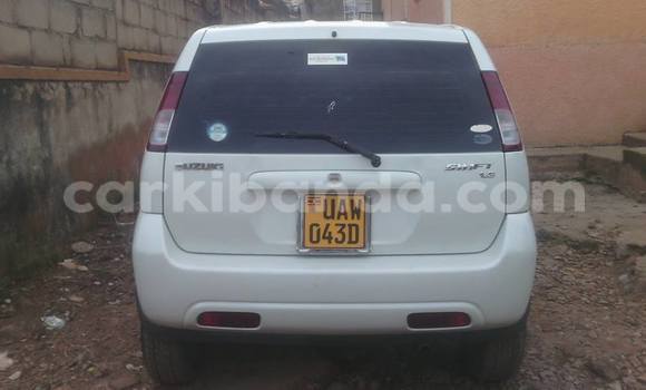 Gura Yakoze Suzuki Swift White Imodoka i Arua mu Uganda Gura Yakoze Suzuki Swift White Imodoka i Arua mu Uganda