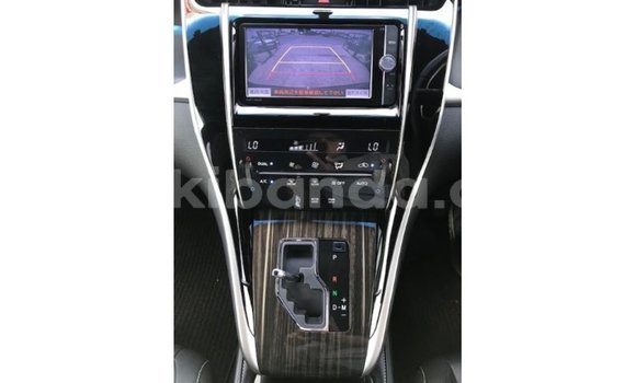 Acheter Import Voiture Toyota Harrier Rouge à Import - Dubai, Ouganda Acheter Import Voiture Toyota Harrier Rouge à Import - Dubai, Ouganda