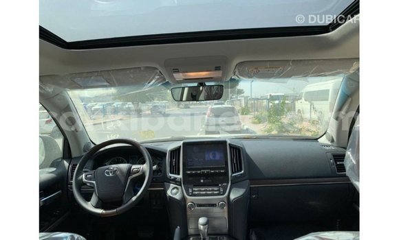 Acheter Import Voiture Toyota Land Cruiser Noir à Import - Dubai, Ouganda Acheter Import Voiture Toyota Land Cruiser Noir à Import - Dubai, Ouganda